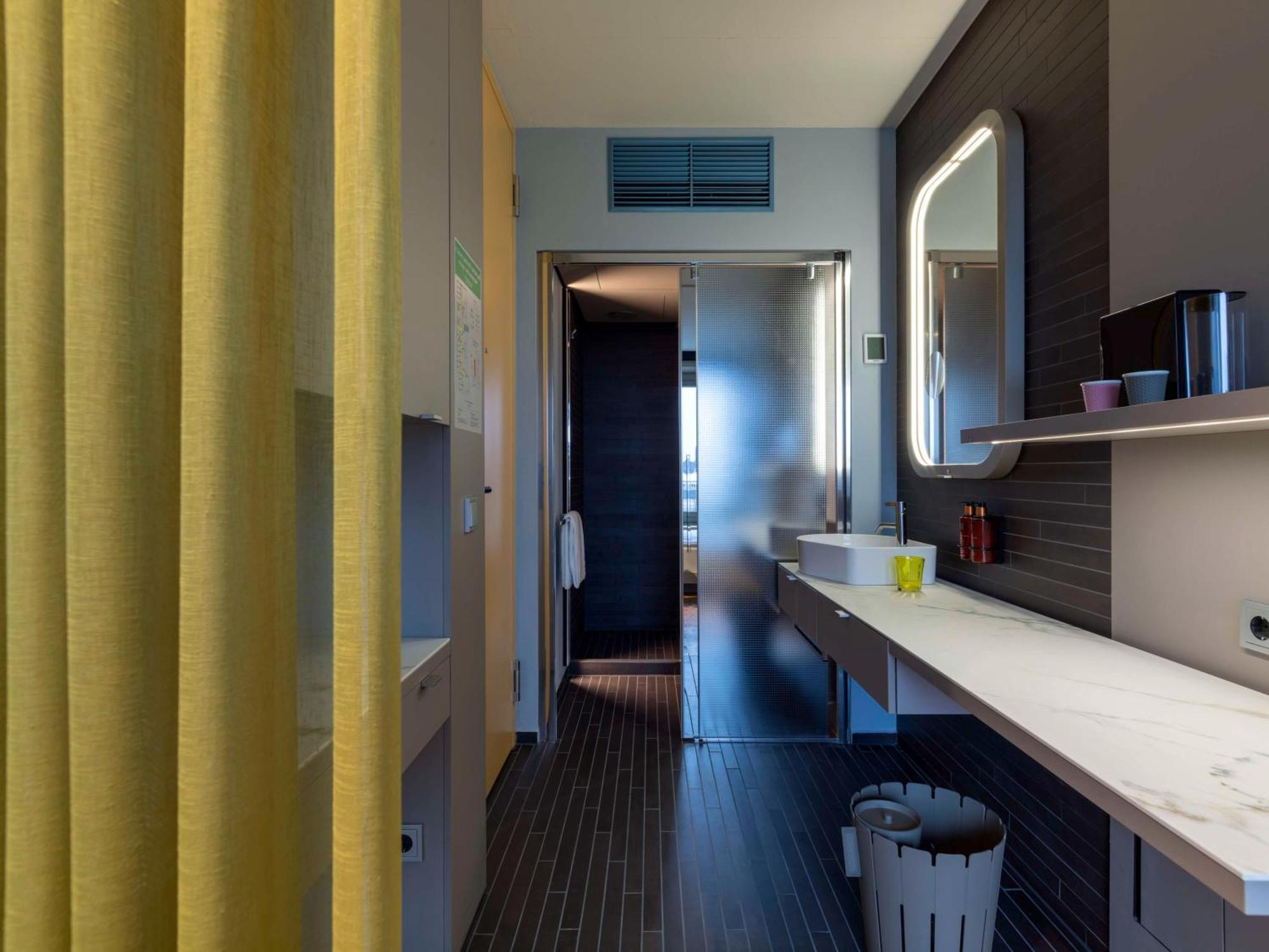 B'Mine Hotel Duesseldorf Εξωτερικό φωτογραφία